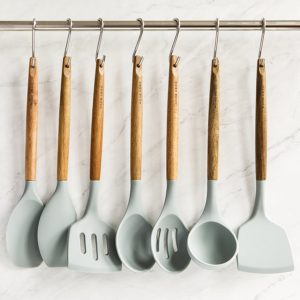 Acacia Wood and Silicone 7 Piece Utensils Set